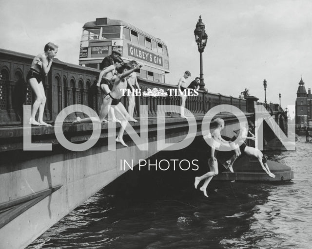 The Times London in Photos : A History of the Nation’s Capital Through the Camera Lens