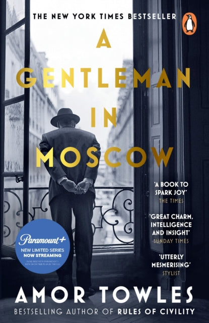 Front cover of A Gentleman in Moscow by Amor Towles, paperback