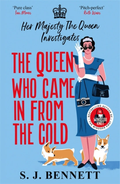 Front cover of The Queen Who Came in from the Cold by Sophia Bennett, paperback